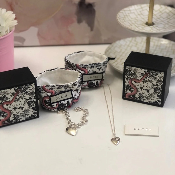 ! GUCCI G CHARLOTTE HEART NECKLACE and Charlotte Heart Charm G Silver B… - Picture 1 of 10